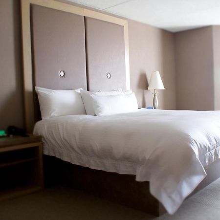 White Oaks Conference & Resort Spa Niagara-on-the-Lake Εξωτερικό φωτογραφία A bedroom at the Hilton San Francisco