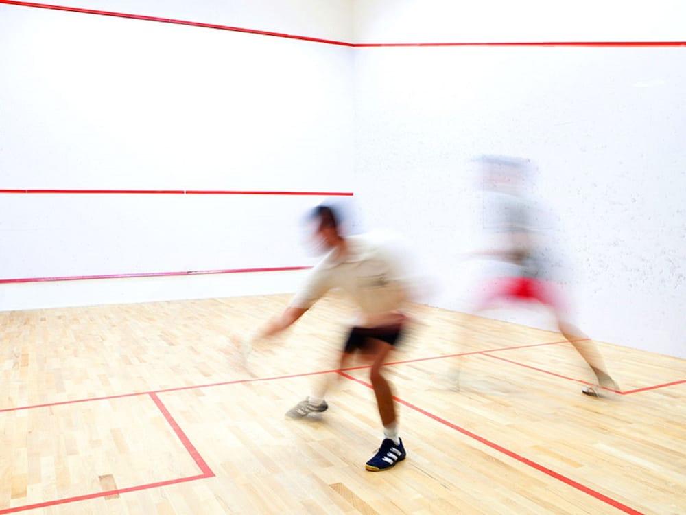 White Oaks Conference & Resort Spa Niagara-on-the-Lake Εξωτερικό φωτογραφία Squash player in action